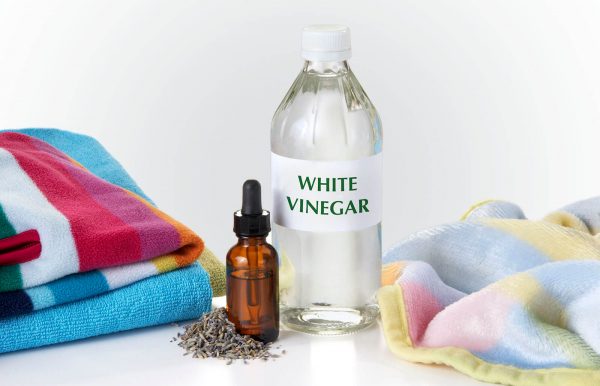 white-vinegar-cleaning-tips-hacks