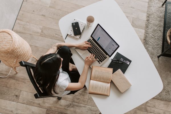 find landlords woman at desk